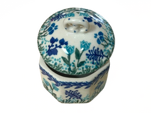 Load image into Gallery viewer, Mini Pretzel Box Little Gems
