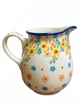 Load image into Gallery viewer, Creamer 11 oz Buttercup
