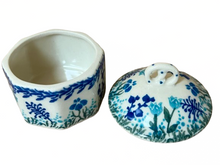 Load image into Gallery viewer, Mini Pretzel Box Little Gems
