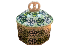 Load image into Gallery viewer, Mini Pretzel Box Jade Lattice
