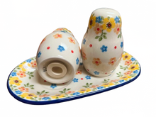 Load image into Gallery viewer, Salt and Pepper Set with Tray Buttercup
