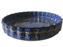 Load image into Gallery viewer, Fluted Pie/Quiche Baker 9&quot; Blue Circle
