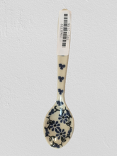 Load image into Gallery viewer, Spoon 5.25&quot; Silver Lace
