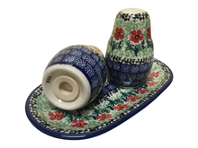 Load image into Gallery viewer, Salt and Pepper Set with Tray Maraschino
